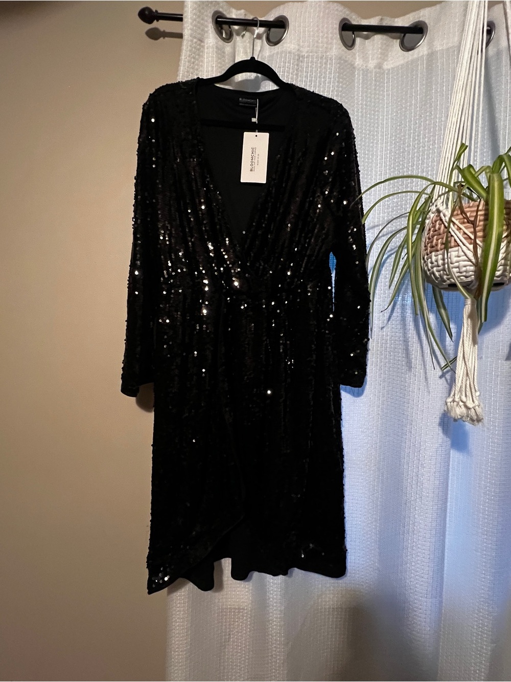 Bloom chic Black Sequin Wrap Dress - US SIZE 18-20 New w/tags